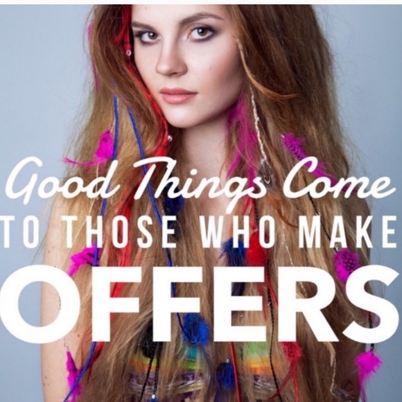 Hi, I’m Kristen. Welcome To My Personal And Boutique Closet! - Picture 8 of 10